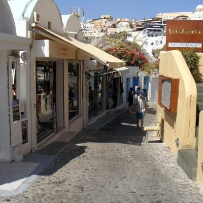 Another shopping alley of Fira